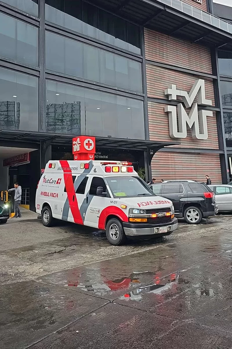 Ambulancia Multicare en sala de urgencias y traslados médicos